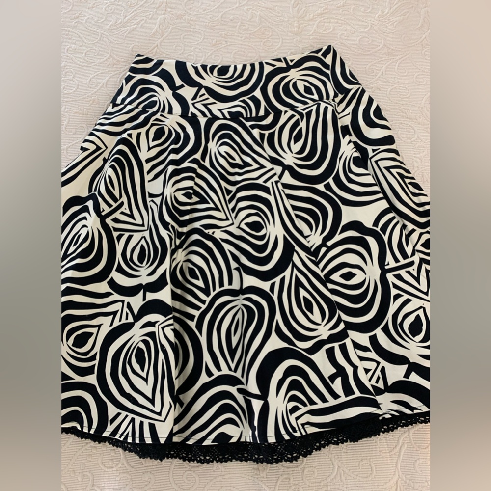 White House Black Market Knee Length A-Line Skirt Black, White Geometric